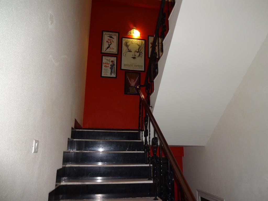 Hotel Broadway Delhi Bagian luar foto